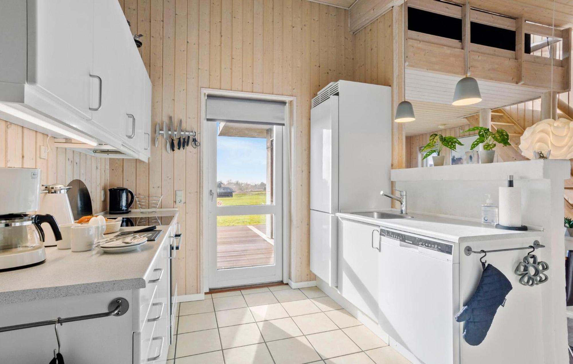 4 Bedroom Nice Home In Fåborg Extérieur photo